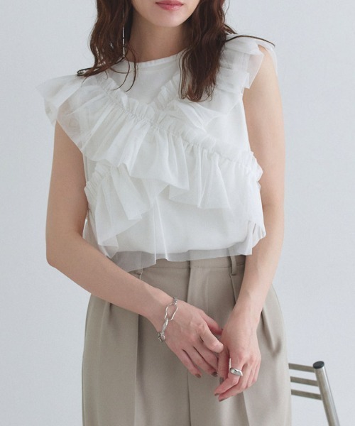 ECLAM（クラム）の「[ECLAM]【SET】2wayチュールフリルベスト×ノースリーブカットソー（Tシャツ/カットソー・レディース・オフホワイト/ブラック系その他2・L/M）」の2枚目の写真