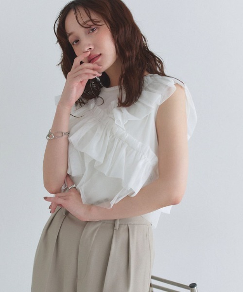 ECLAM（クラム）の「[ECLAM]【SET】2wayチュールフリルベスト×ノースリーブカットソー（Tシャツ/カットソー・レディース・オフホワイト/ブラック系その他2・L/M）」の8枚目の写真
