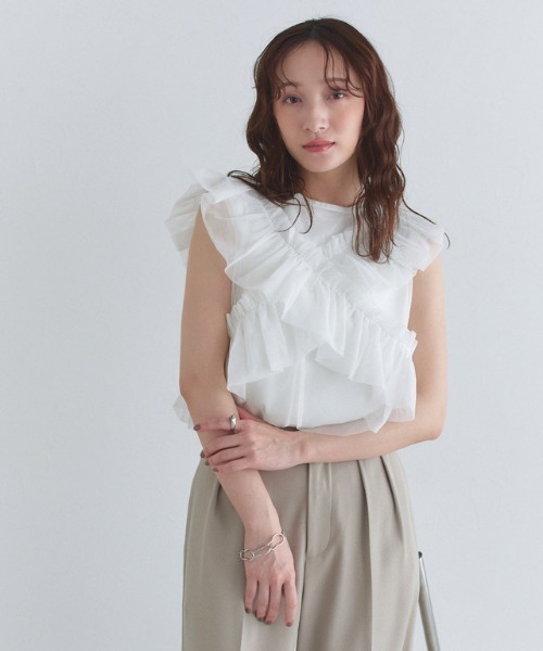 ECLAM（クラム）の「[ECLAM]【SET】2wayチュールフリルベスト×ノースリーブカットソー（Tシャツ/カットソー・レディース・オフホワイト/ブラック系その他2・L/M）」の6枚目の写真