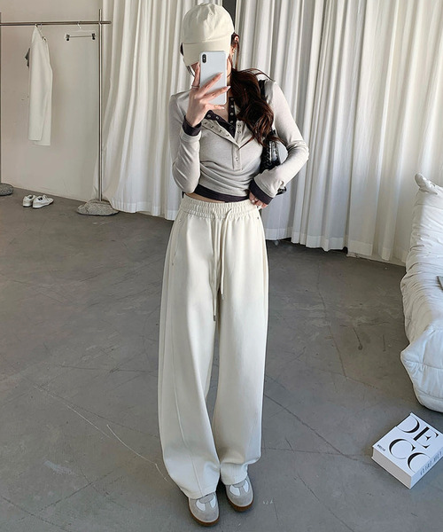 DAY CLOSET(デイ クローゼット)の「【ゴム&紐調節可】程よくルーズでパネルラインできれいめ仕上げ。カーブシルエットカーブパンツ レディース(スウェットパンツ・レディース・グレー/アイボリー/ブラック/ピンク・M/XL/L)」の6枚目の写真
