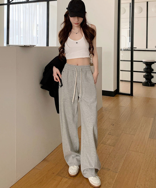 DAY CLOSET(デイ クローゼット)の「【ゴム&紐調節可】程よくルーズでパネルラインできれいめ仕上げ。カーブシルエットカーブパンツ レディース(スウェットパンツ・レディース・グレー/アイボリー/ブラック/ピンク・M/XL/L)」の15枚目の写真