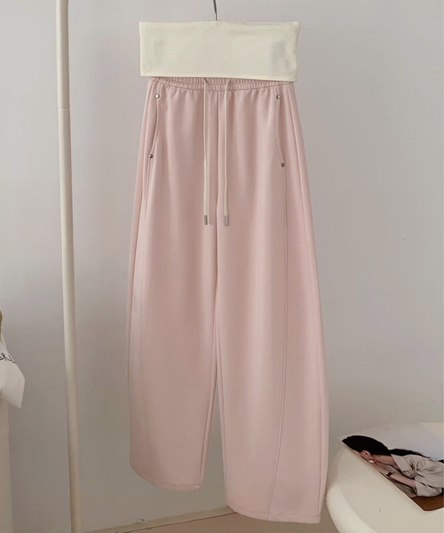 DAY CLOSET(デイ クローゼット)の「【ゴム&紐調節可】程よくルーズでパネルラインできれいめ仕上げ。カーブシルエットカーブパンツ レディース(スウェットパンツ・レディース・グレー/アイボリー/ブラック/ピンク・M/XL/L)」の20枚目の写真