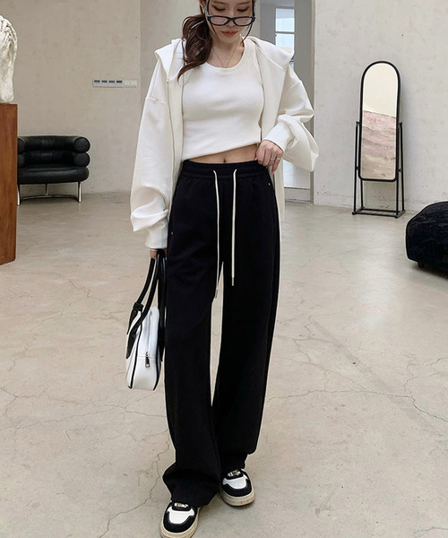 DAY CLOSET(デイ クローゼット)の「【ゴム&紐調節可】程よくルーズでパネルラインできれいめ仕上げ。カーブシルエットカーブパンツ レディース(スウェットパンツ・レディース・グレー/アイボリー/ブラック/ピンク・M/XL/L)」の12枚目の写真