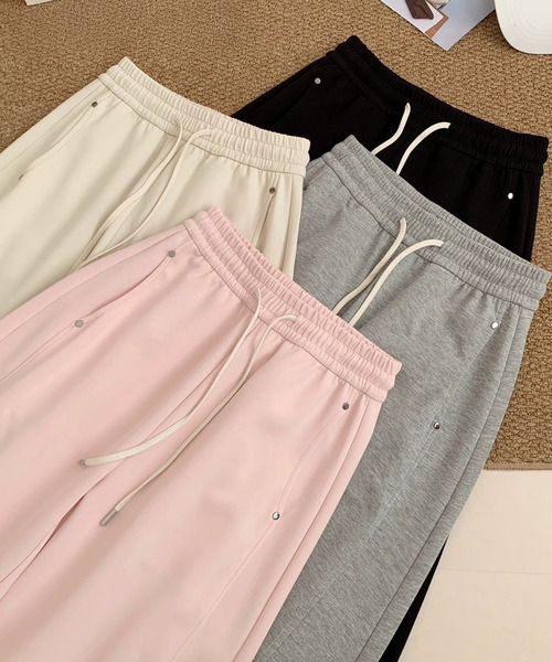 DAY CLOSET(デイ クローゼット)の「【ゴム&紐調節可】程よくルーズでパネルラインできれいめ仕上げ。カーブシルエットカーブパンツ レディース(スウェットパンツ・レディース・グレー/アイボリー/ブラック/ピンク・M/XL/L)」の22枚目の写真