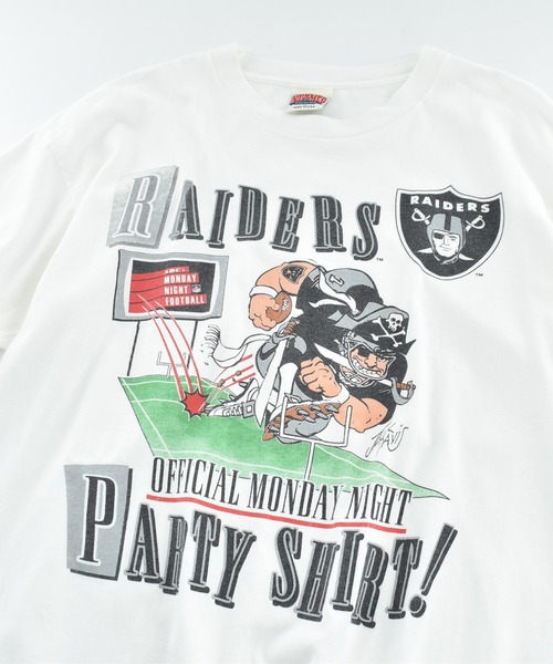 NBA/NFL/NHL/MLB(エヌビーエーエヌエフエルエヌエイチエルエムエルビー)の「【USED】90’s NUTMEG “NFL Las Vegas RAIDERS” Tシャツ USA製(Tシャツ/カットソー・メンズ・ホワイト・X-LARGE)」の2枚目の写真