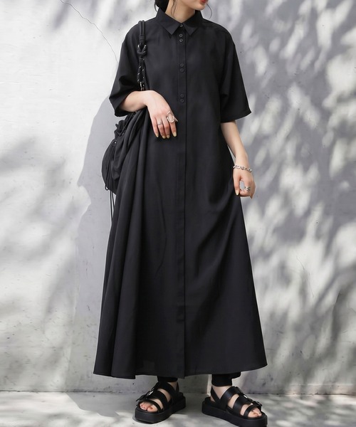 antiqua(アンティカ)の「Aライン ロング シャツワンピース(シャツワンピース・レディース・ナチュラル/ブラック・P/R)」の2枚目の写真
