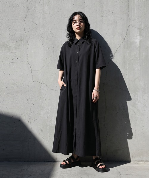 antiqua(アンティカ)の「Aライン ロング シャツワンピース(シャツワンピース・レディース・ナチュラル/ブラック・P/R)」の5枚目の写真