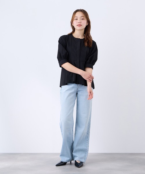 QUEENS COURT（クイーンズコート）の「レノクロスウエストタックブラウス（シャツ/ブラウス・レディース・オフホワイト/ブラック・M）」の5枚目の写真
