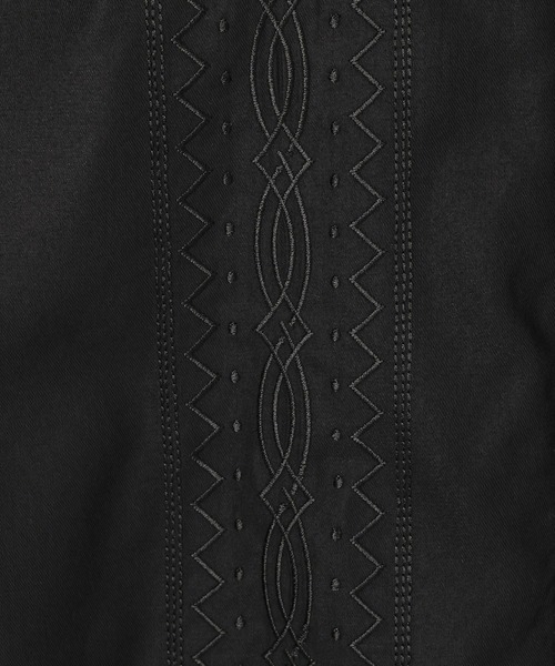 niko and...(ニコアンド)の「刺繍チャイナシャツ(シャツ/ブラウス・メンズ・ブラック/ボルドー・LARGE/MEDIUM)」の3枚目の写真