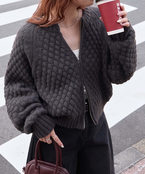 BONLECILL(ボンルシール)の「ぽこぽこWZIPボリュームスリーブニットカーディガン(カーディガン/ボレロ・レディース・ワイン/チャコールグレー/ブラウン/アイボリー/ブラック・FREE)」の1枚目の写真