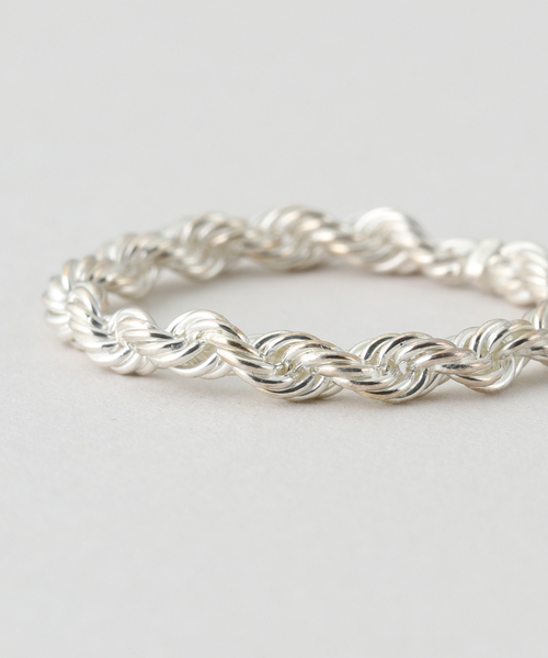 journal standard L'essage(ジャーナルスタンダードレサージュ)の「OCUCCI/オクチ Ring Rope-SV リング OJRG2609-SS(リング・レディース・シルバー・LARGE/MEDIUM)」の4枚目の写真