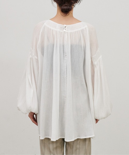 LARUTA（ラルータ）の「【LARUTA】前後2WAYシャーリングパフスリーブブラウス（シャツ/ブラウス・レディース・ピンク/ターコイズブルー/アイボリー/ブラウン・FREE）」の5枚目の写真