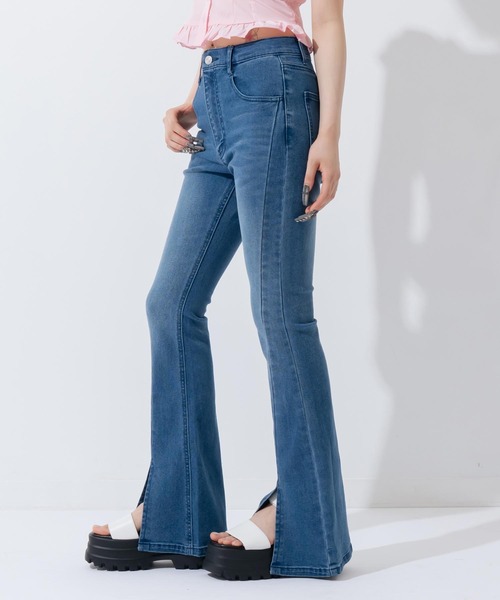ANAP(アナップ)の「センタースリットフレアデニムパンツ(デニムパンツ・レディース・ブルー/クリア・S/M)」の4枚目の写真