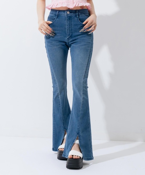 ANAP(アナップ)の「センタースリットフレアデニムパンツ(デニムパンツ・レディース・ブルー/クリア・S/M)」の3枚目の写真