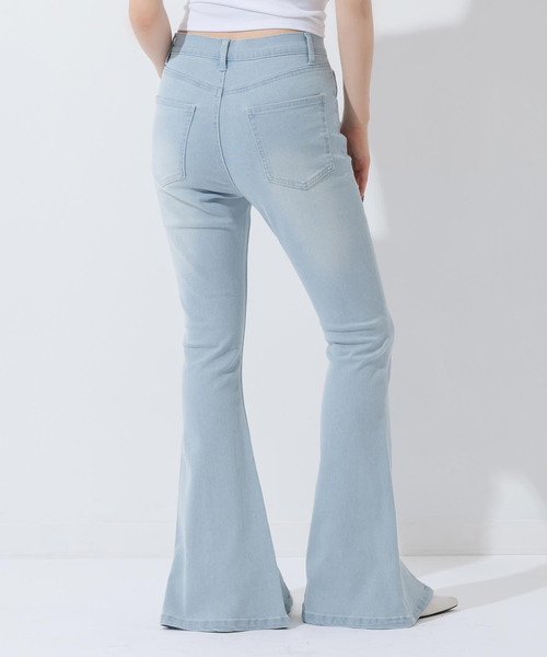 ANAP(アナップ)の「センタースリットフレアデニムパンツ(デニムパンツ・レディース・ブルー/クリア・S/M)」の14枚目の写真