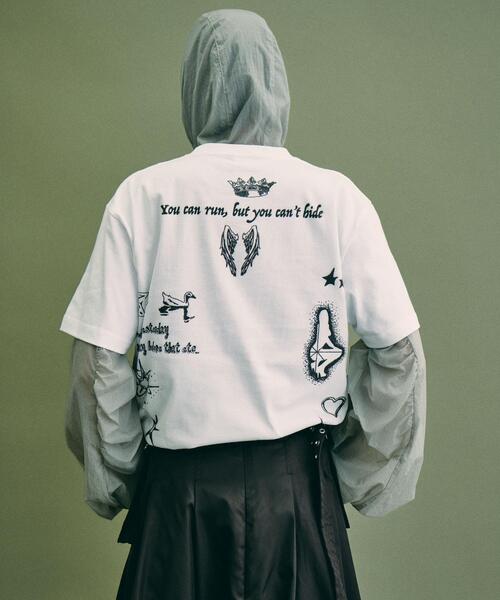 URBAN RESEARCH(アーバンリサーチ)の「Teya TATOO T-SHIRTS(Tシャツ/カットソー・レディース・ホワイト/レッド・SMALL/LARGE)」の4枚目の写真