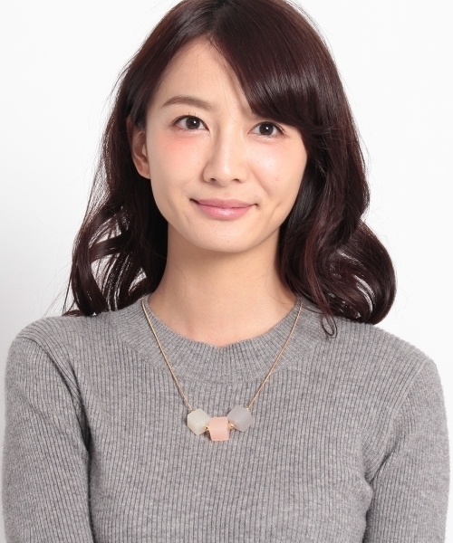 THE EMPORIUM（ジエンポリアム）の「キュービックネックレス（ネックレス・レディース・ブラウン/ピンク/ブラック・00）」の5枚目の写真