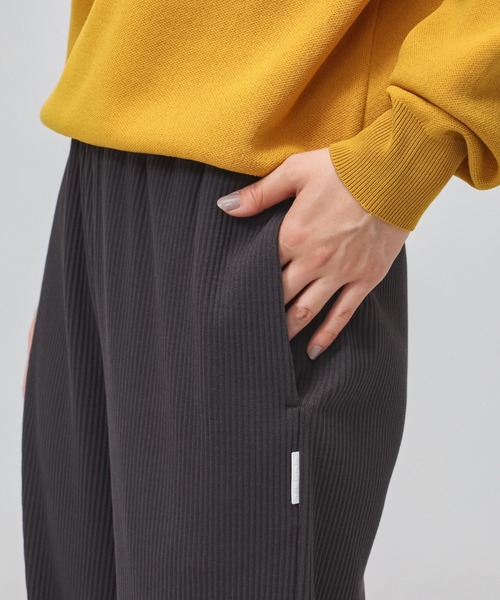 TIGORA（ティゴラ）の「ティゴラ TIGORA 撥水ストレッチリブワイドパンツ（その他パンツ・レディース・チャコールグレー/ブラック・S/XL/L/M）」の9枚目の写真