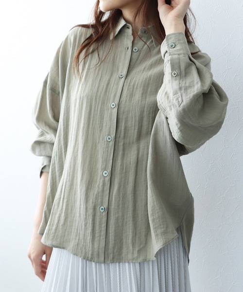 Jines(ジネス)の「ナチュラルワッシャーバックフォルムシャツ(シャツ/ブラウス・レディース・ラベンダー/グレー/オリーブ・38)」の2枚目の写真