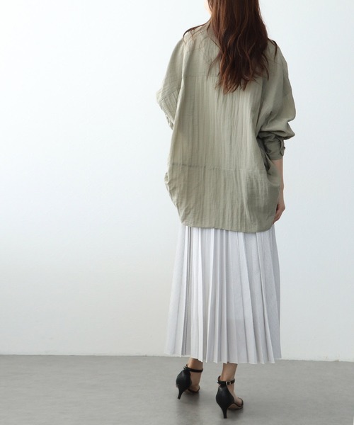 Jines(ジネス)の「ナチュラルワッシャーバックフォルムシャツ(シャツ/ブラウス・レディース・ラベンダー/グレー/オリーブ・38)」の11枚目の写真