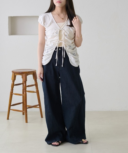 apres jour clair（アプレジュールクレア）の「【apres jour clair 】花柄シャーリングトップス（Tシャツ/カットソー・レディース・クリーム/オフホワイト/ブラウン系その他・X-LARGE/フリー）」の10枚目の写真