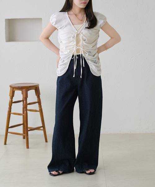 apres jour clair（アプレジュールクレア）の「【apres jour clair 】花柄シャーリングトップス（Tシャツ/カットソー・レディース・クリーム/オフホワイト/ブラウン系その他・X-LARGE/フリー）」の11枚目の写真