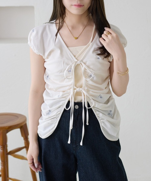 apres jour clair（アプレジュールクレア）の「【apres jour clair 】花柄シャーリングトップス（Tシャツ/カットソー・レディース・クリーム/オフホワイト/ブラウン系その他・X-LARGE/フリー）」の5枚目の写真