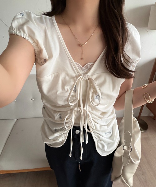 apres jour clair（アプレジュールクレア）の「【apres jour clair 】花柄シャーリングトップス（Tシャツ/カットソー・レディース・クリーム/オフホワイト/ブラウン系その他・X-LARGE/フリー）」の4枚目の写真