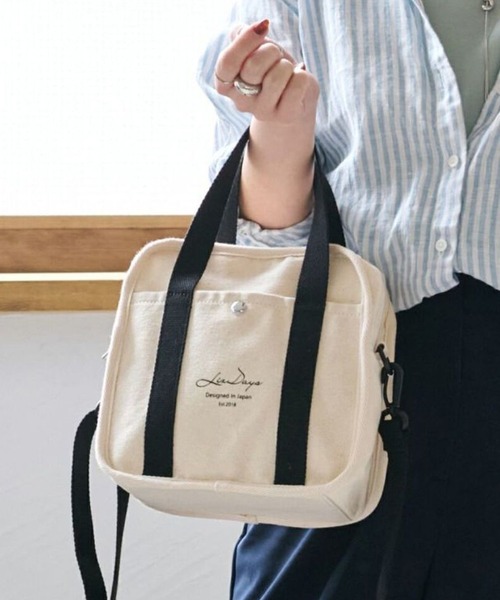 LIZDAYS(リズデイズ)の「LIZDAYS キャンバス2WAYミニトート(ショルダーバッグ・レディース・ブラック系2/ブラック系1/ホワイト系3/ホワイト系2/ホワイト系1/ダークグレー/ライトブラウン/ベージュ系1・FREE)」の2枚目の写真