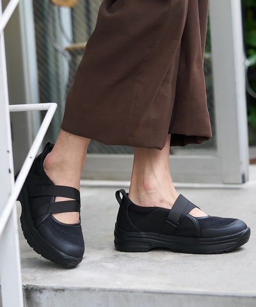 STANDOOL TOKYO(スタンドゥール)の「≪UNISEX≫ +6.5cmヒールアップサンダルスニーカー/Heel Up Sandal Sneaker 【CIELA/シエラ】(サンダル・メンズ・グレー系その他/ブラック・22.5cm/23.5cm/24.5cm/25.5cm/26.5cm/27.5cm)」の2枚目の写真