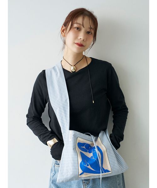 emmi(エミ)の「アシンメトリードレープカットソー(Tシャツ/カットソー・レディース・ブラウン/ブラック/オフホワイト・F)」の1枚目の写真