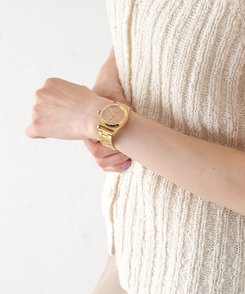 VAGUE WATCH CO.(ヴォーグウォッチカンパニー)の「VAGUE WATCH CO. Vabble Gold(アナログ腕時計・レディース・ゴールド・FREE)」の14枚目の写真