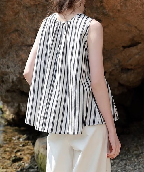 Doux Belle(ドゥーベル)の「フレアシルエットノースリーブトップス(シャツ/ブラウス・レディース・ストライプ・MEDIUM/LARGE/X-LARGE)」の4枚目の写真