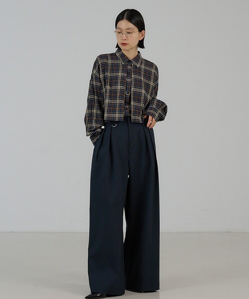 NOMINE(ノミネ)の「チェック/オックス ロングヨーク オーバーサイズ シャツ|ユニセックス セットアップ対応 レイヤード風(シャツ/ブラウス・レディース・ブラウン/グレー/ブルー/ブラウン系その他・フリー)」の5枚目の写真