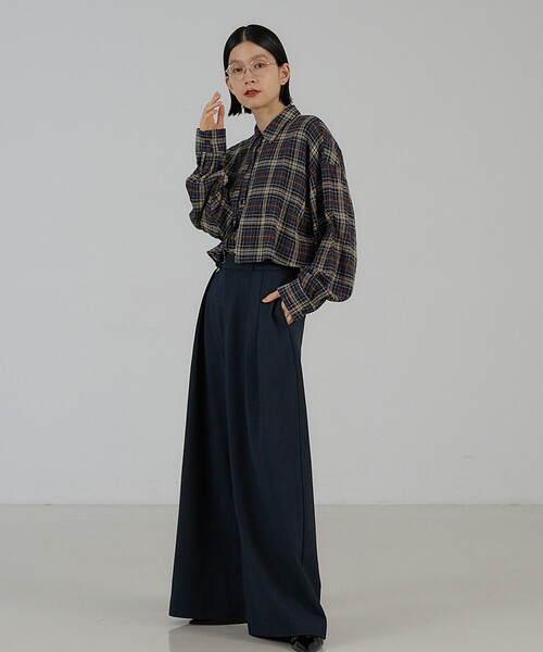 NOMINE(ノミネ)の「チェック/オックス ロングヨーク オーバーサイズ シャツ|ユニセックス セットアップ対応 レイヤード風(シャツ/ブラウス・レディース・ブラウン/グレー/ブルー/ブラウン系その他・フリー)」の6枚目の写真