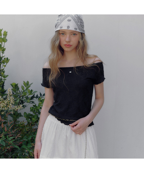 TWEE(トゥウィー)の「アレットローズジャガードオフショルダー半袖Tシャツ(Tシャツ/カットソー・レディース・ラベンダー/ブラック・FREE)」の2枚目の写真