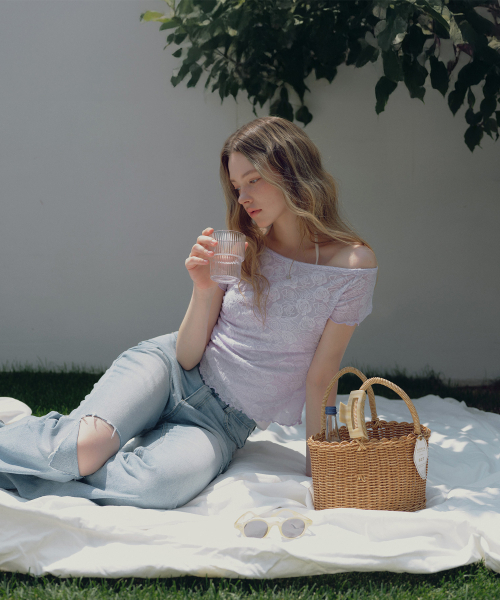 TWEE(トゥウィー)の「アレットローズジャガードオフショルダー半袖Tシャツ(Tシャツ/カットソー・レディース・ラベンダー/ブラック・FREE)」の4枚目の写真