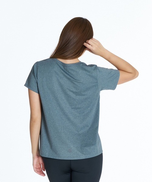 ROXY(ロキシー)の「ROXY FITNESS MY 1ST ROXY TEE 3DポイントロゴTシャツ /速乾/UVカット/水陸両用 【2026年秋冬モデル】/ロキシー(Tシャツ/カットソー・レディース・グレー/コーラル/ホワイト/ブラック/ミント・LARGE/SMALL/MEDIUM)」の9枚目の写真