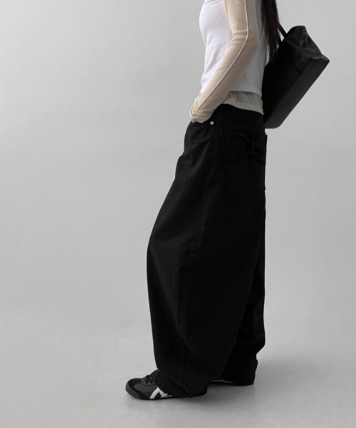 almo（アルモ）の「【LAMPOON】リボンポケットカーブデニムパンツ（デニムパンツ・レディース・ブラック/ホワイト・SMALL/MEDIUM/LARGE）」の13枚目の写真