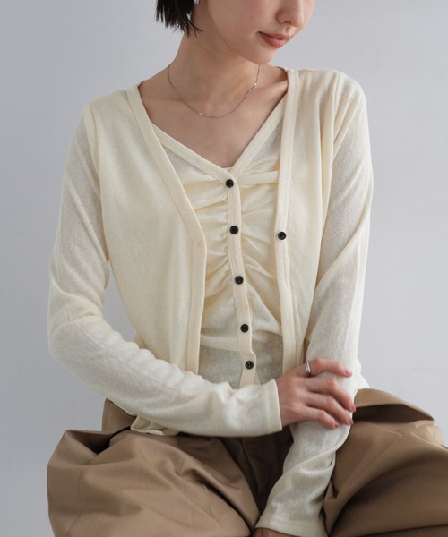 andme(アンドミー)の「レイヤード風ギャザー長袖トップス(Tシャツ/カットソー・レディース・ブラック/ブラウン/アイボリー・M)」の1枚目の写真
