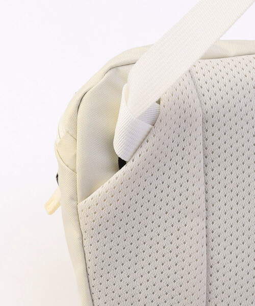 ARC'TERYX(アークテリクス)の「ARC’TERYX/アークテリクス マンティス 2 ウエストパック/Mantis 2 Waist Pack(ショルダーバッグ・メンズ・グリーン/ブラック/ホワイト・ONE SIZE)」の11枚目の写真