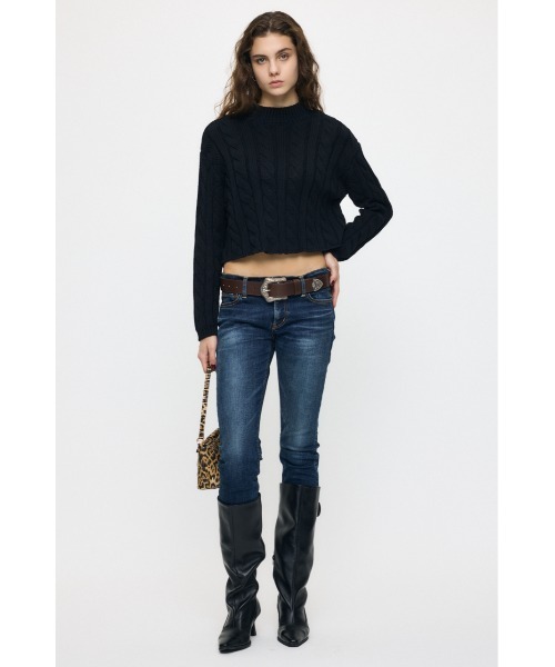 MOUSSY(マウジー)の「【26年AW新作】BACK OPEN CABLE KNIT プルオーバー(ニット/セーター・レディース・レッド/ブラック/ネイビー/ライトベージュ・FREE)」の8枚目の写真