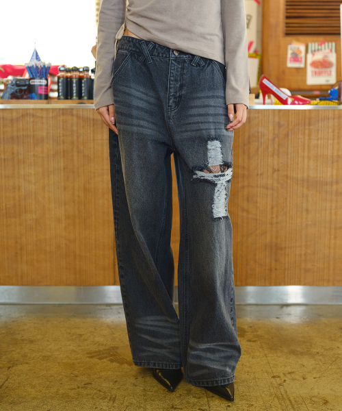 NYXX(エヌワイエックスエックス)の「CROSS APLIQUE DENIM BLACK(デニムパンツ・レディース・その他・SMALL/MEDIUM)」の1枚目の写真