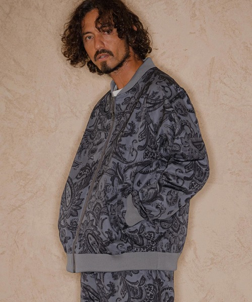 CAMBIO(カンビオ)の「mj11894-Paisley Allover Blouson 総柄ブルゾン(CAM26AW-017)(ブルゾン・メンズ・オリーブ系/ブルーグリーン/グレー系その他・L/M/S)」の1枚目の写真