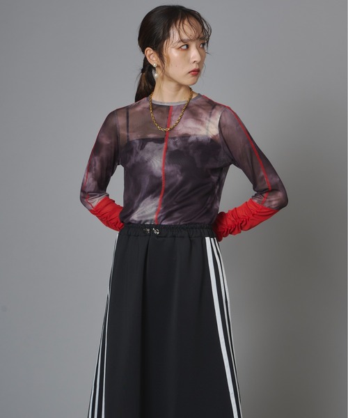 terrace（テラス）の「袖口配色プリントチュールシアートップ（その他トップス・レディース・ブラック/モカ/グレイッシュベージュ・FREE）」の8枚目の写真
