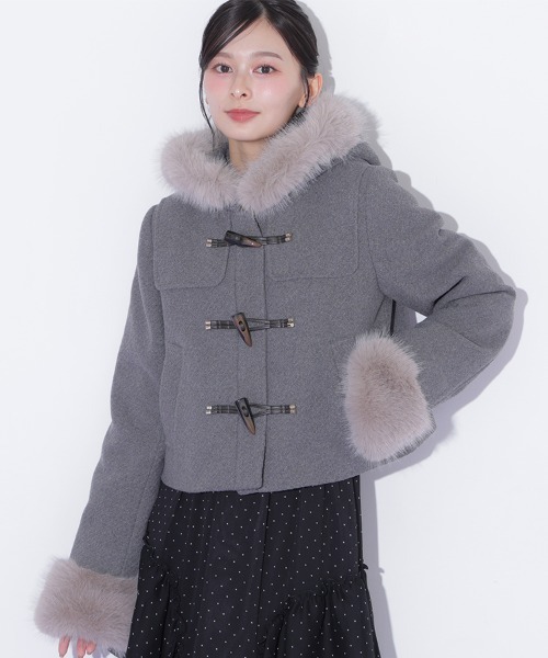 JILL by JILL STUART(ジルバイジルスチュアート)の「フェイクファー付きショートダッフルコート(ダッフルコート・レディース・グレー/ホワイト/ピンク/ブラウン系その他・SMALL/MEDIUM)」の6枚目の写真