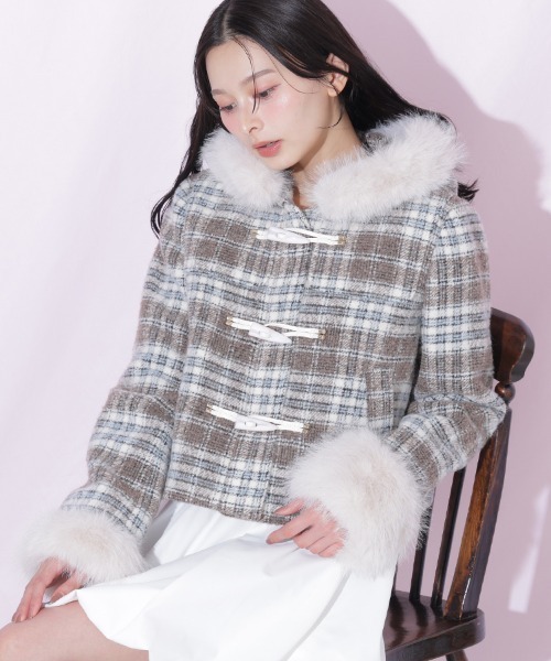 JILL by JILL STUART(ジルバイジルスチュアート)の「フェイクファー付きショートダッフルコート(ダッフルコート・レディース・グレー/ホワイト/ピンク/ブラウン系その他・SMALL/MEDIUM)」の17枚目の写真