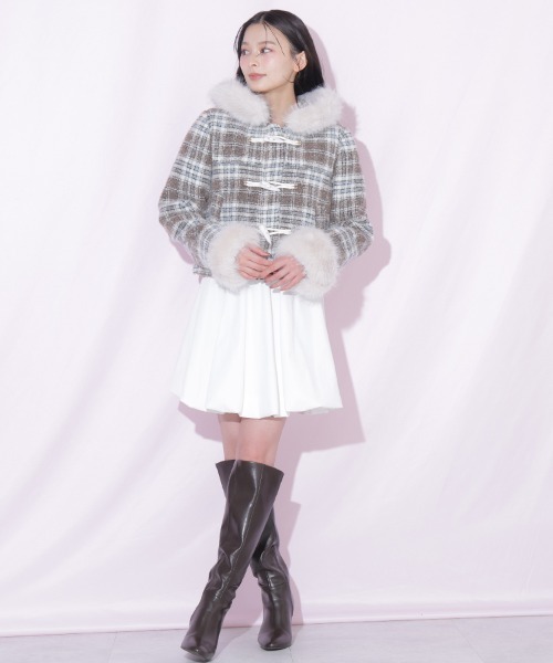 JILL by JILL STUART(ジルバイジルスチュアート)の「フェイクファー付きショートダッフルコート(ダッフルコート・レディース・グレー/ホワイト/ピンク/ブラウン系その他・SMALL/MEDIUM)」の10枚目の写真