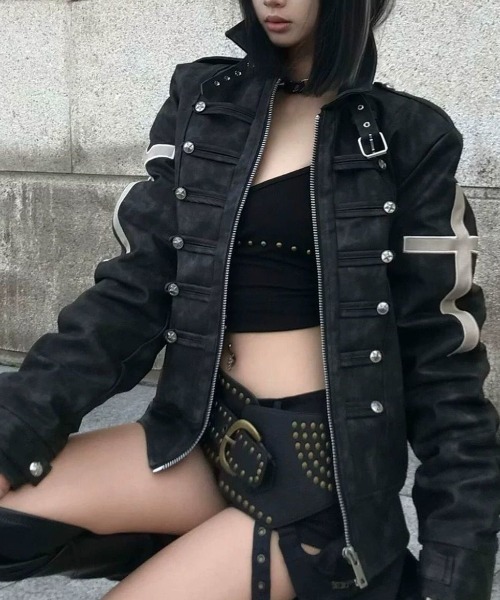 AVYL(アヴィル)の「ベルトスタンドカラーナポレオンフェイクレザージャケット(その他アウター・レディース・ブラック・M)」の3枚目の写真
