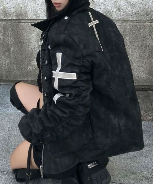AVYL(アヴィル)の「ベルトスタンドカラーナポレオンフェイクレザージャケット(その他アウター・レディース・ブラック・M)」の4枚目の写真